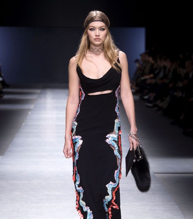 resized_versace_women_fw16_055