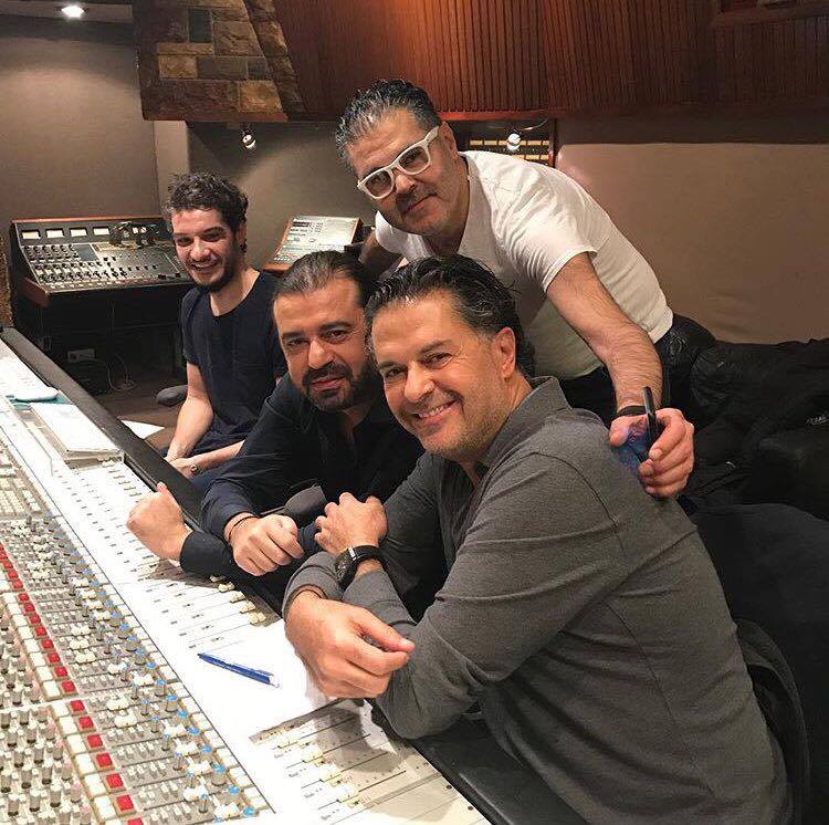 مع الملحن كرياكوس بابادوبولوس في احد اهم استوديوهات اليونان لتسجل اغنية اتركني لحالي