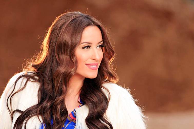 الفنانة المغربية وسيمة