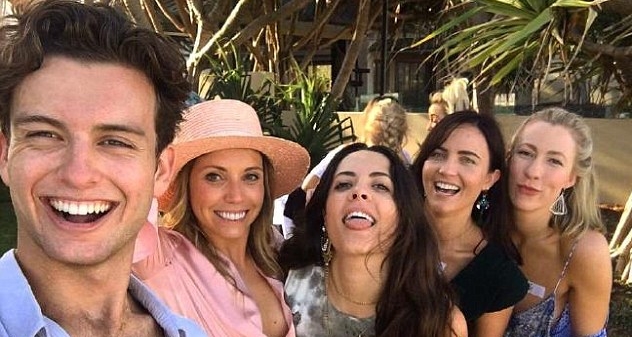 50 ضيفا حضروا زفاف مارجوت روبي