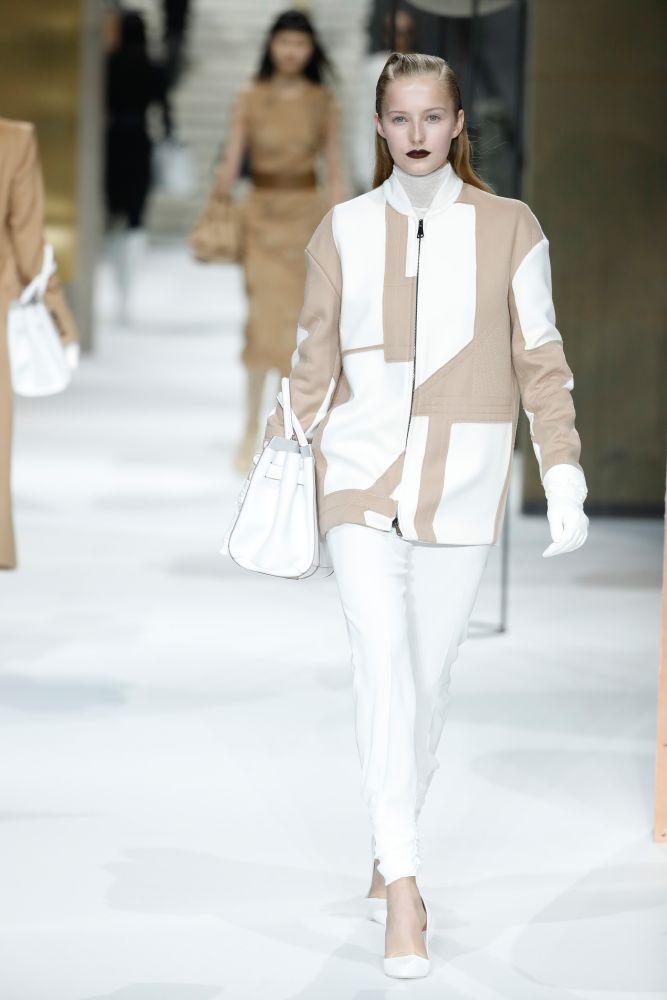 عرض ماكس مارا يحمل اسم 