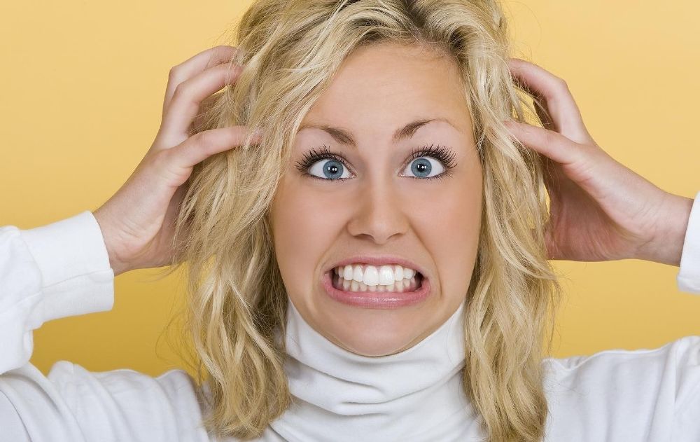 أسباب حكة الرأس