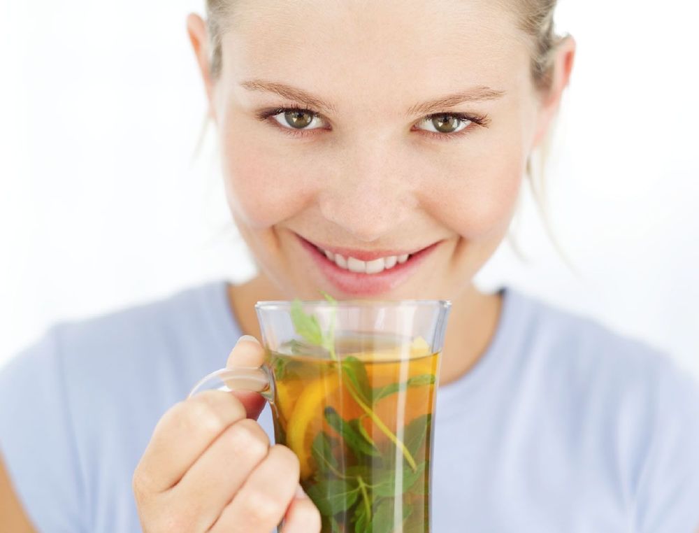 الشاي بالنعناع هو شراب صحي يحسن عملية الهضم
