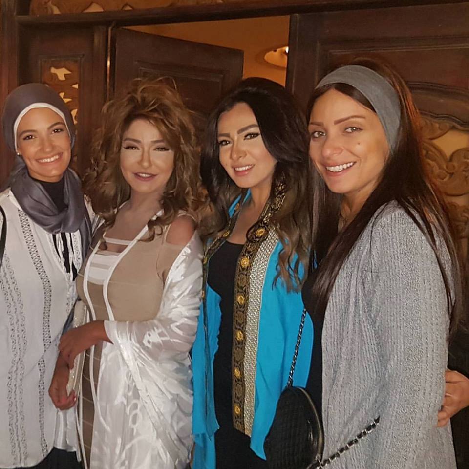رريم البارودي مع أبطال مسلسل السبع بنات