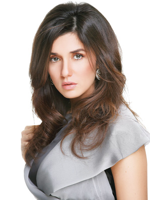 غادة عادل تبرر انسحابها من الخديوي