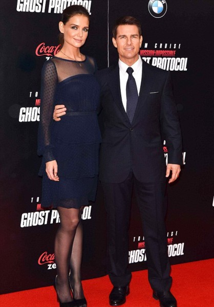 كيتي هزلمز مع زوجها السابق توم كروز