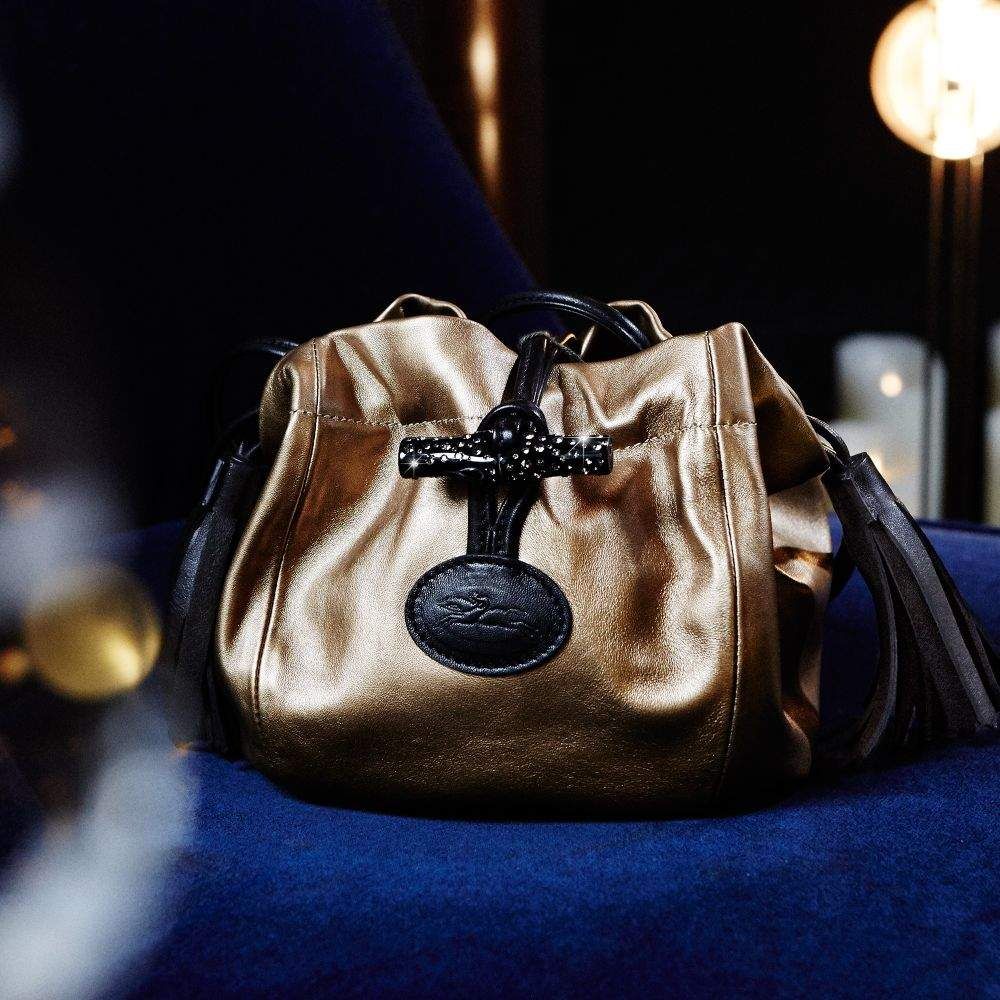 لمسة من الأناقة والرقي لإطلالتك