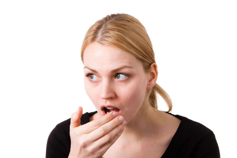 مشكلة رائحة الفم الكريهة
