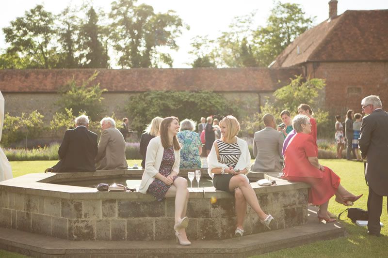 أسوأ عادات ضيوف حفلات الزفاف