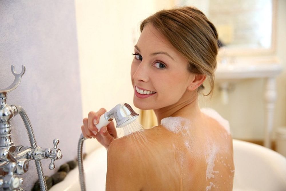 الاستحمام بصورة جيدة ويومية يحافظ على نظافة البشرة