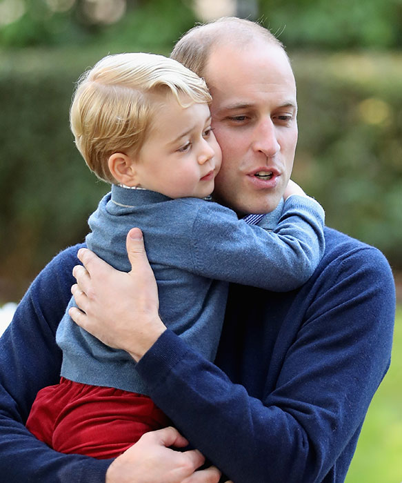 الامير ويليام مع ابنه الأمير جورج