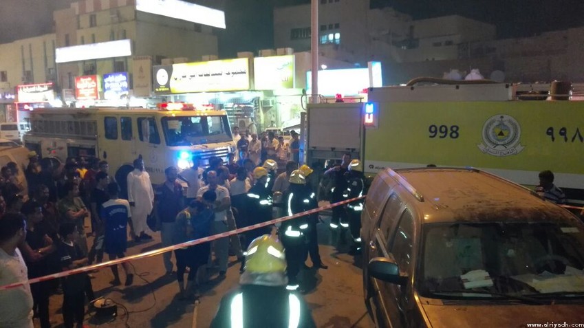 الدفاع المدني يخمد حريقا بصيدلية في أبوعريش
