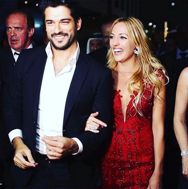 الزيارة الأولى لبوراك أوزجفيت لدبي برفقة النجمة مريم أوزيرلي