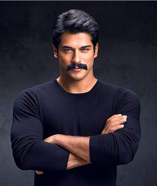 بوراك أوزجفيت يزور دبي للمرة الثانية