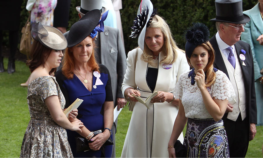 دوق يورك وابنتيها وزوجها السابق الأمير أندرو