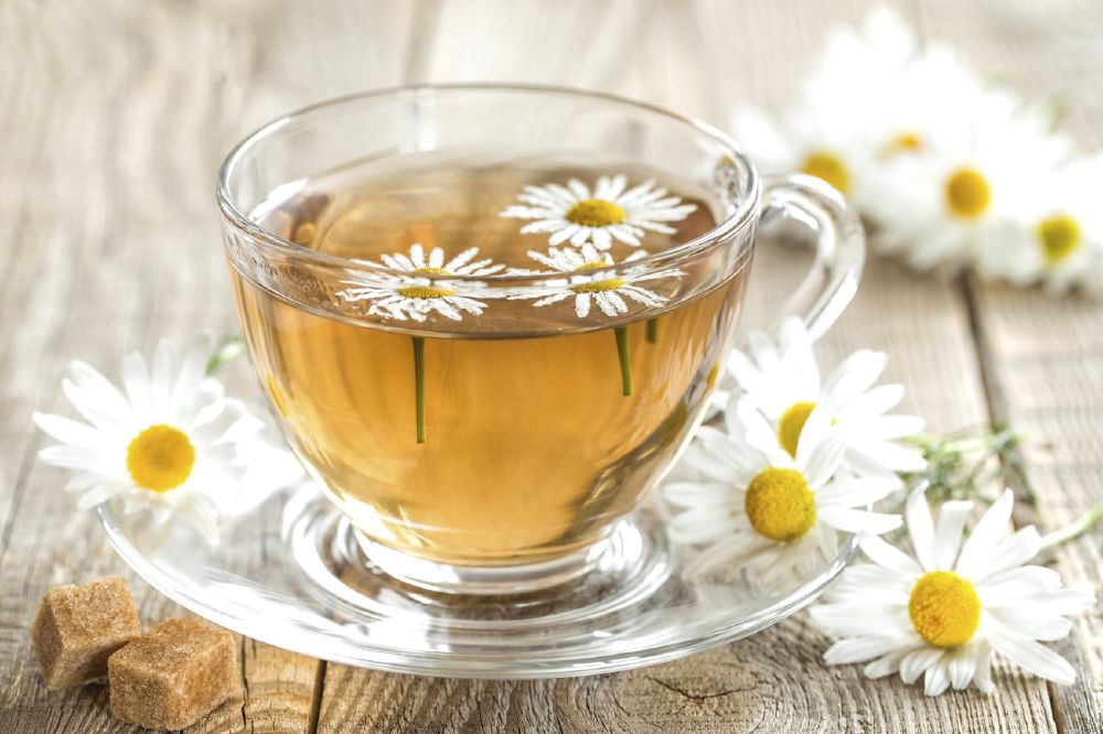 شاي البابونج يساعد على التخلص من مشكلة رنين الأذنين