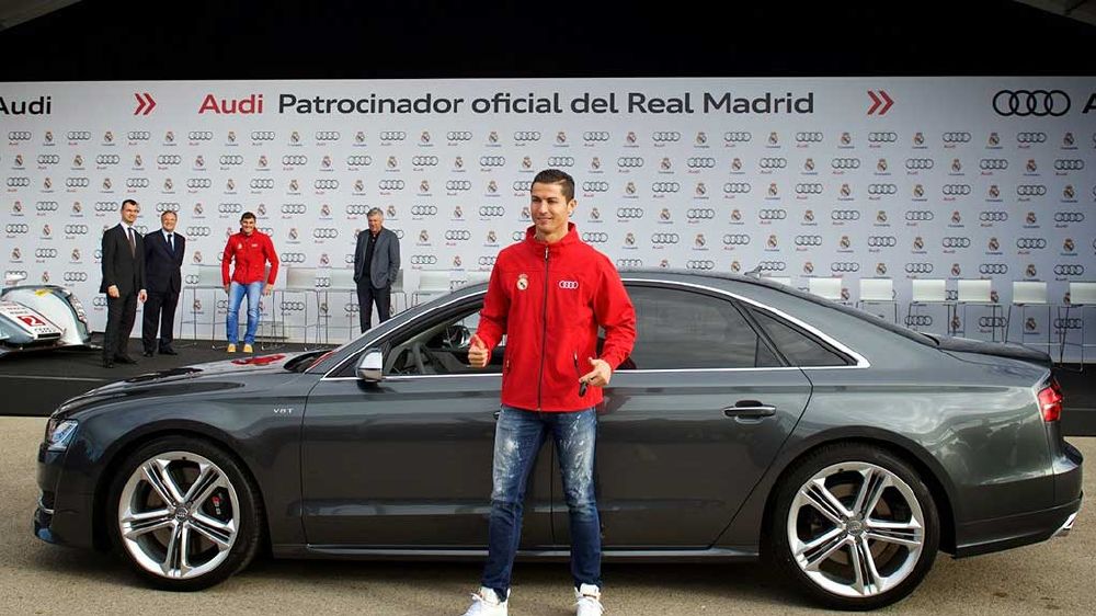 كريستيانو رونالدو عاشق للسيارات