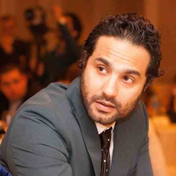 كريم فهمي يتحدث عن موقف محرج تعرض له مع زوجته