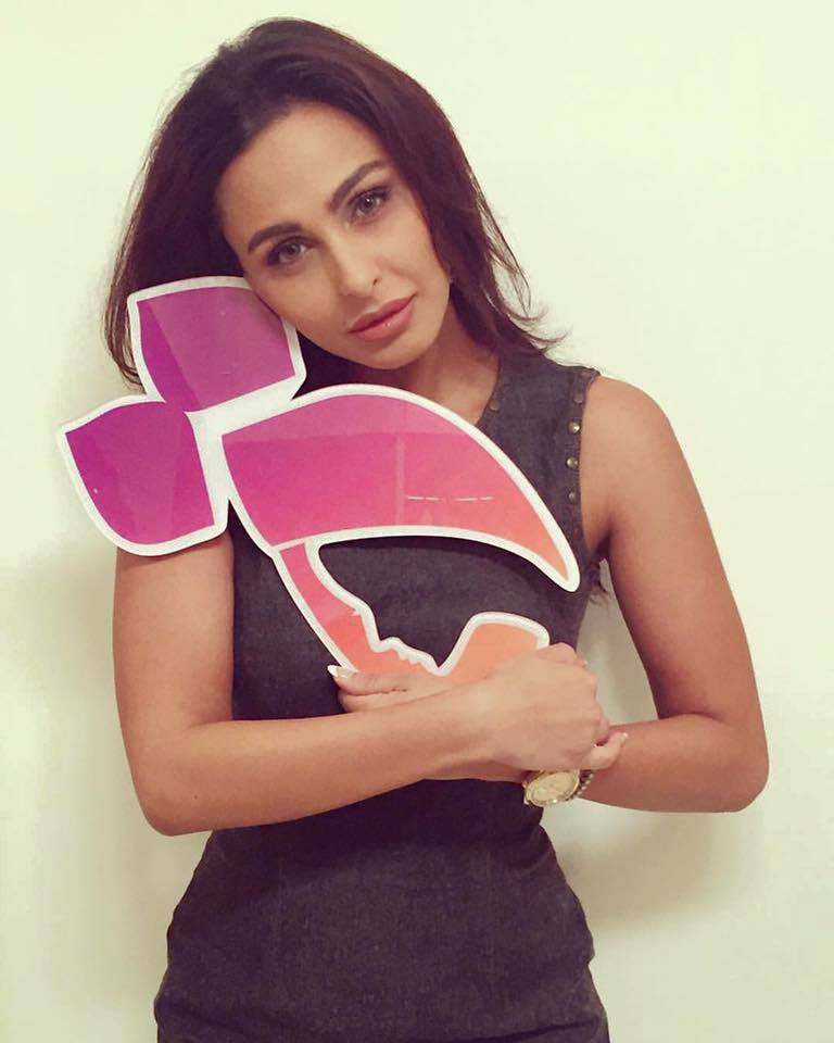ميس حمدان تشارك في حملة التاء المربوطة