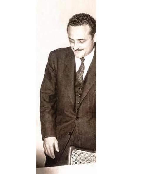 يوسف الخال ينشر صورة لوالده