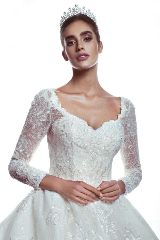 EsposaCouture تتجسّد روعتها في كل تفصيل من تفاصيل التصاميم الفريدة