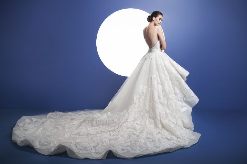 EsposaCouture ذات الجودة العالية فضلاً عن الانتباه إلى أدق التفاصيل