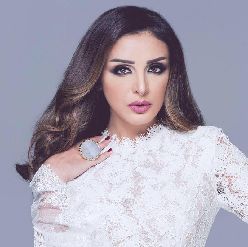 انغام تتحدث عن ولديها