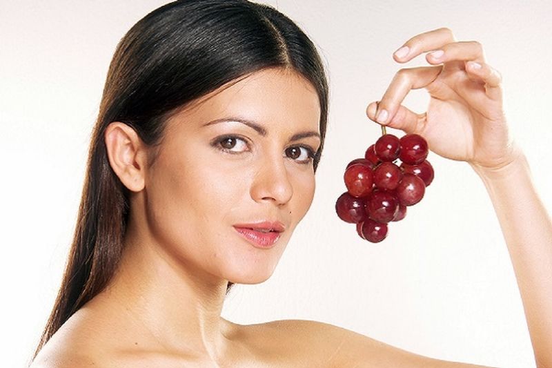 تدعيم الدور الإيجابي لتناول العنب في تعزيز صحة القلب