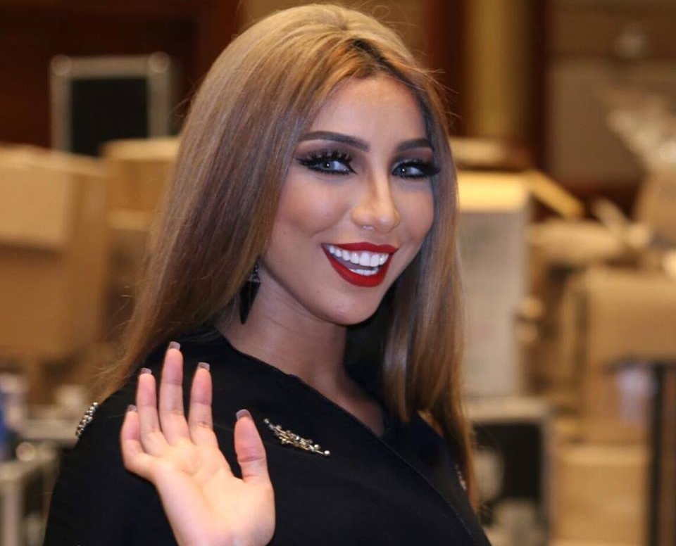 دنيا بطمة تواجه أزمة زوجها مع طليقته بالرقص