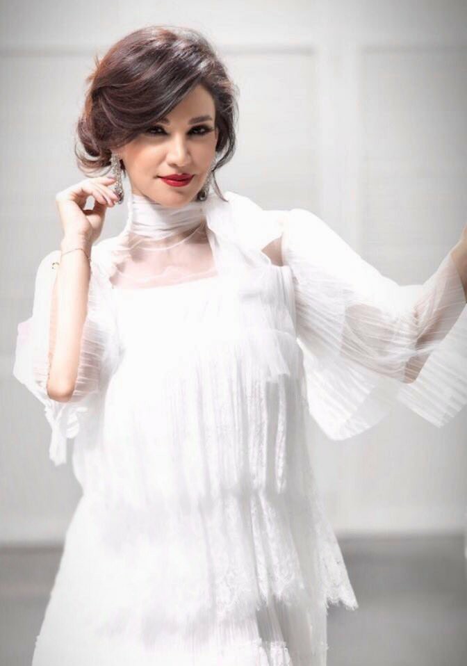 رسالة إلكترونية تصيب ديانا حداد بالحسد ووجع الظهر