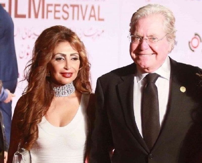 رنا القصيبي تتهم حسين فهمي بالبخل