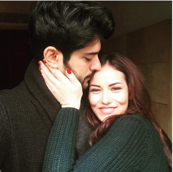 زفاف بوراك اوزجيفيت وفهرية افجان