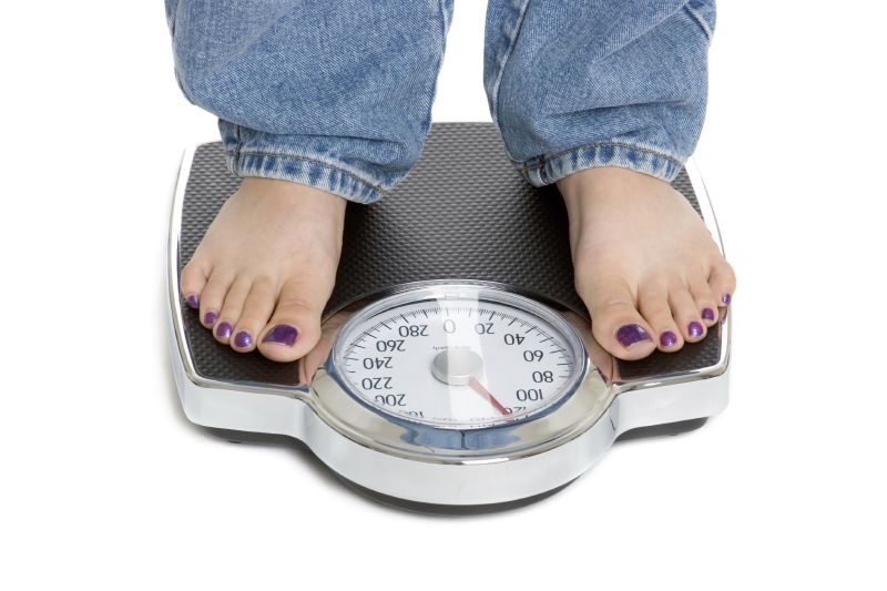 زيادة الوزن في أجزاء مختلفة من الجسم دلالة على عدم التوازن في الهرمونات