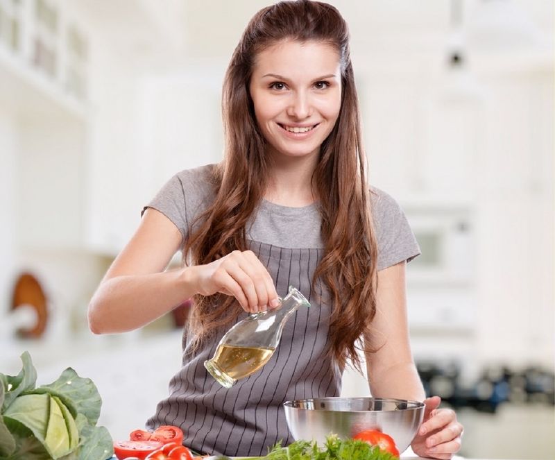 زيت الزيتون يساعد على نجاح الحمية الغذائية التي تتبعها