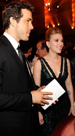 سكارليت جوهانسن مع رايان رينولدز