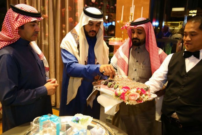 عرض احد منتجات فوري آند جالاند خلال الافتتاح