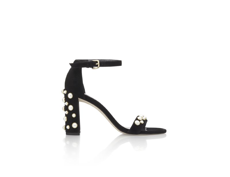 مجموعة StuartWeitzman تصاميم الكلاسيكية بتفاصيل جديدة من كعوب ملفتة