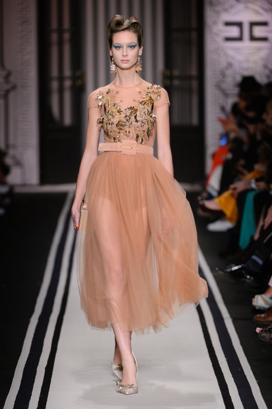 مجموعة إليزابيتا فرانكي تعبر عن الأنوثة