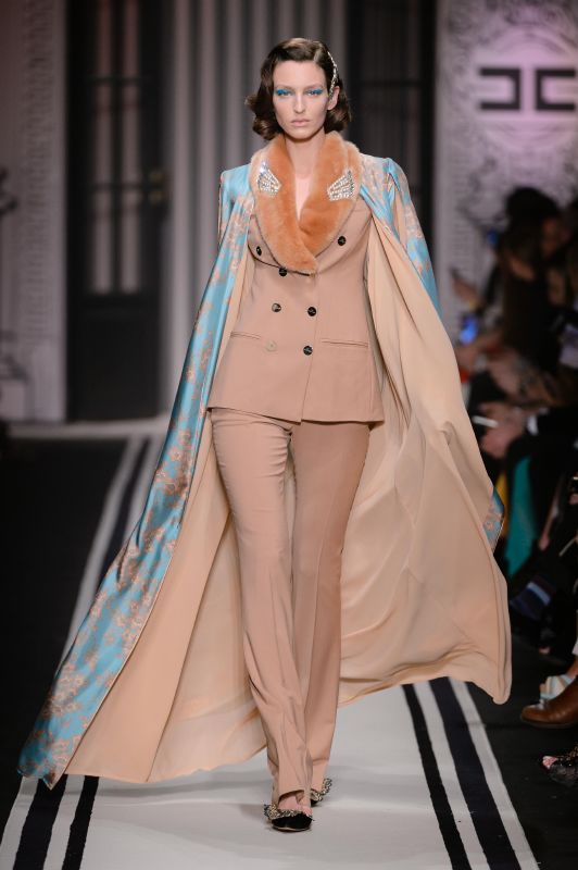 مجموعة إليزابيتا فرانكي لمسة جديدة من السحر والجاذبية