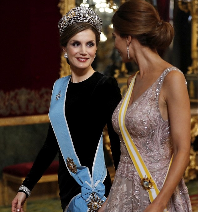 ملكة إسبانيا تعد واحدة من أكثر الملكات أناقة حول العالم