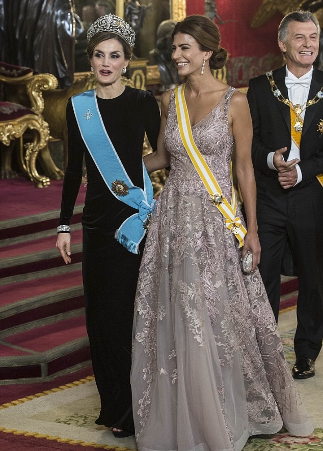 ملكة إسبانيا مع جوليانا عواضة