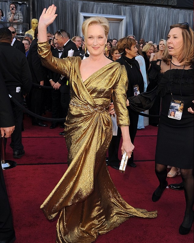 ميريل ستريب تدافع عن إيلي صعب وتتهم كارل لاغرفيلد بالكذب