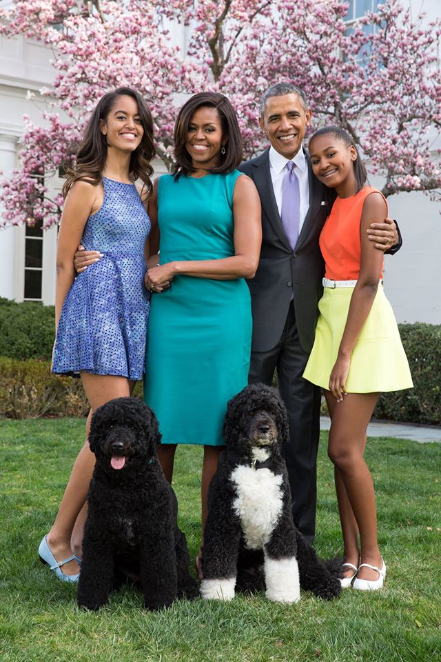 باراك أوباما و زوجته وابنتيهما