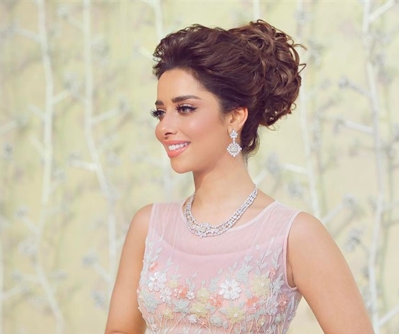 بلقيس فتحي تطرح كليب العطاء سعادة