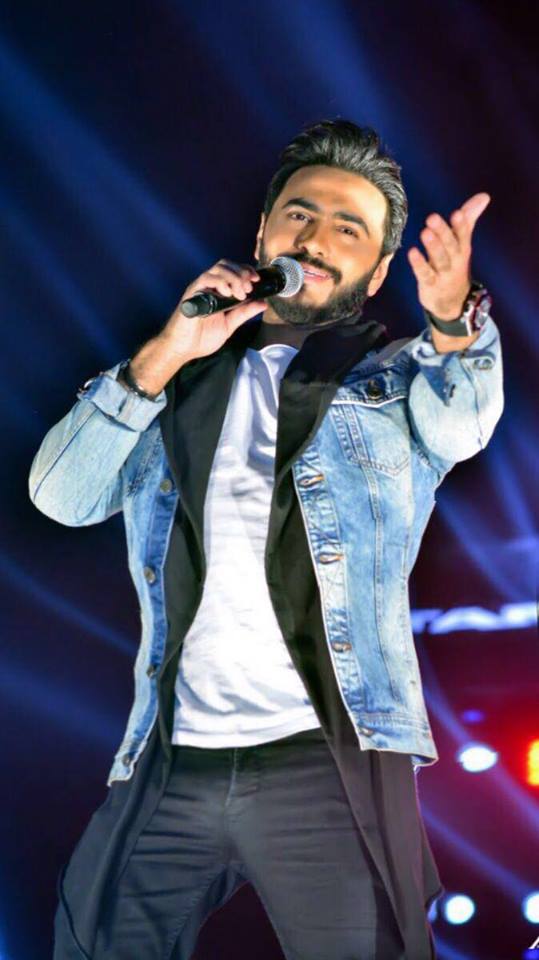 تامر حسني قد يقدم أغنية منفردة في فيلمه الجدي