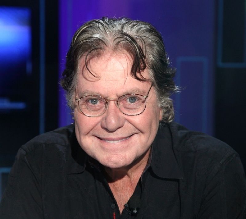 حسين فهمي يحلف أمام المحكمة للتخلص من مؤخر لقاء سويدان