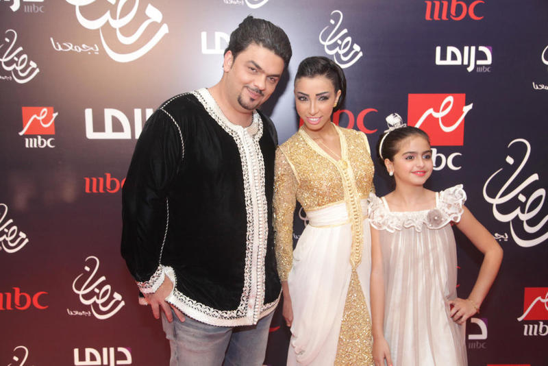 حلا الترك مع والدها محمد الترك ودنيا بطمة