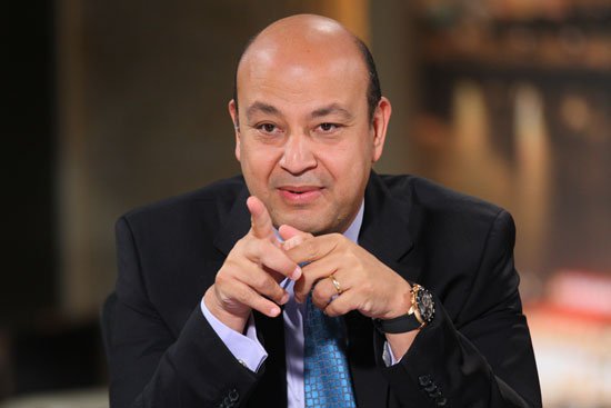 عمرو أديب ينتحر ببطء وفقا لشقيقه عماد الدين أديب