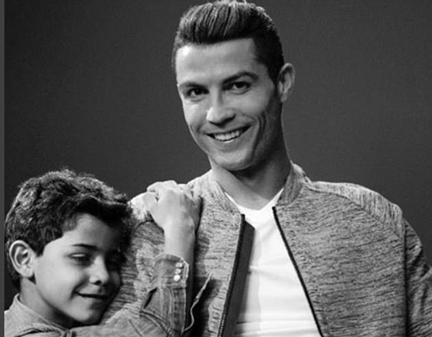 كريستيانو رونالد سيصبح والد لطفلين توأم ذكور