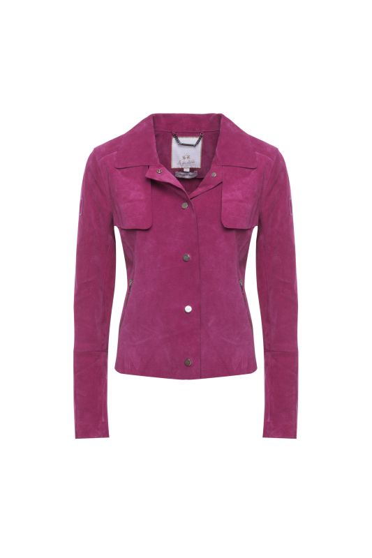 لا مارتينا تقدم شكلاً جديدًا للأناقة